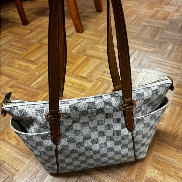 Louis Vuitton damier azur totally PM tote